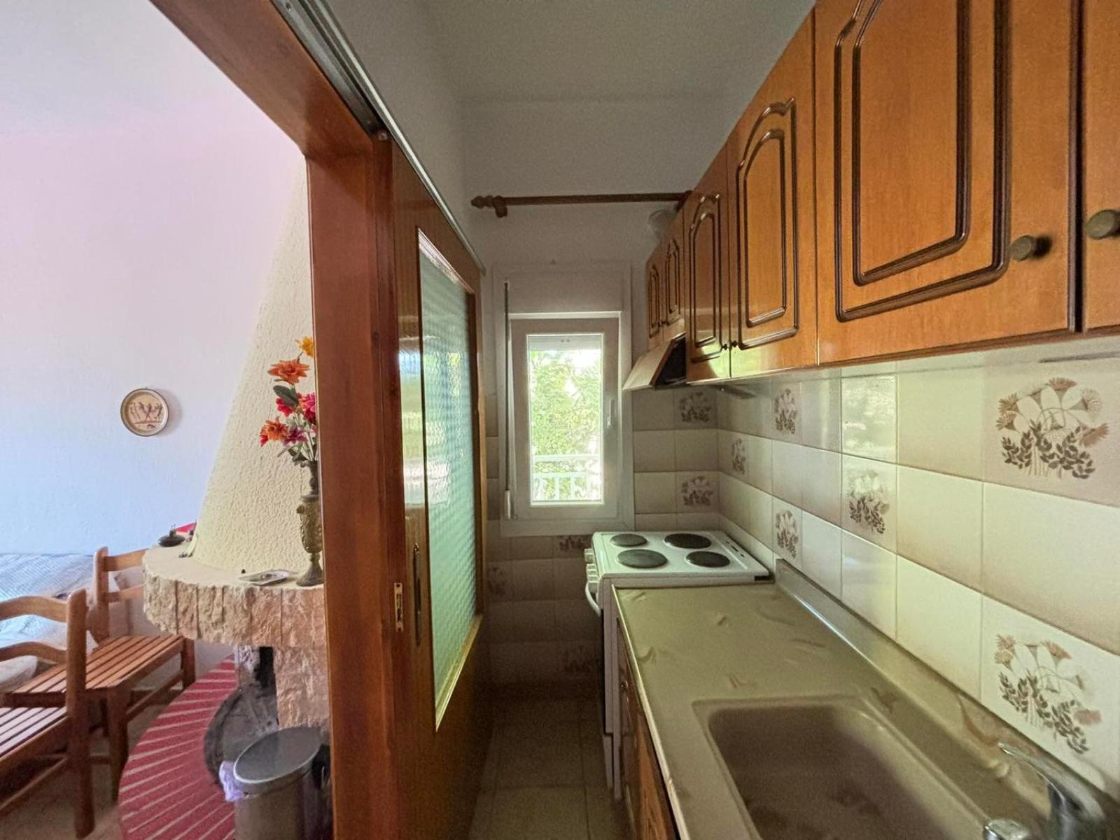 Island Apartments เนอาวรัสนา ภายนอก รูปภาพ