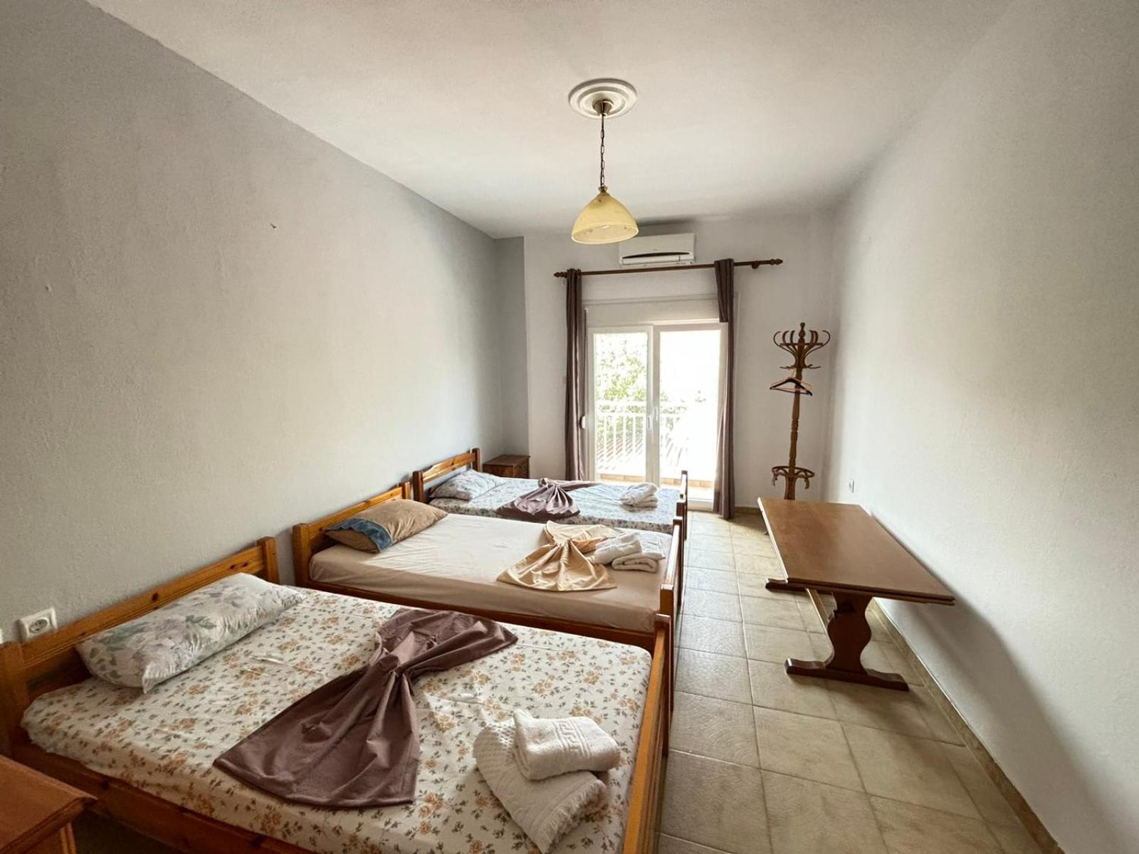 Island Apartments เนอาวรัสนา ภายนอก รูปภาพ