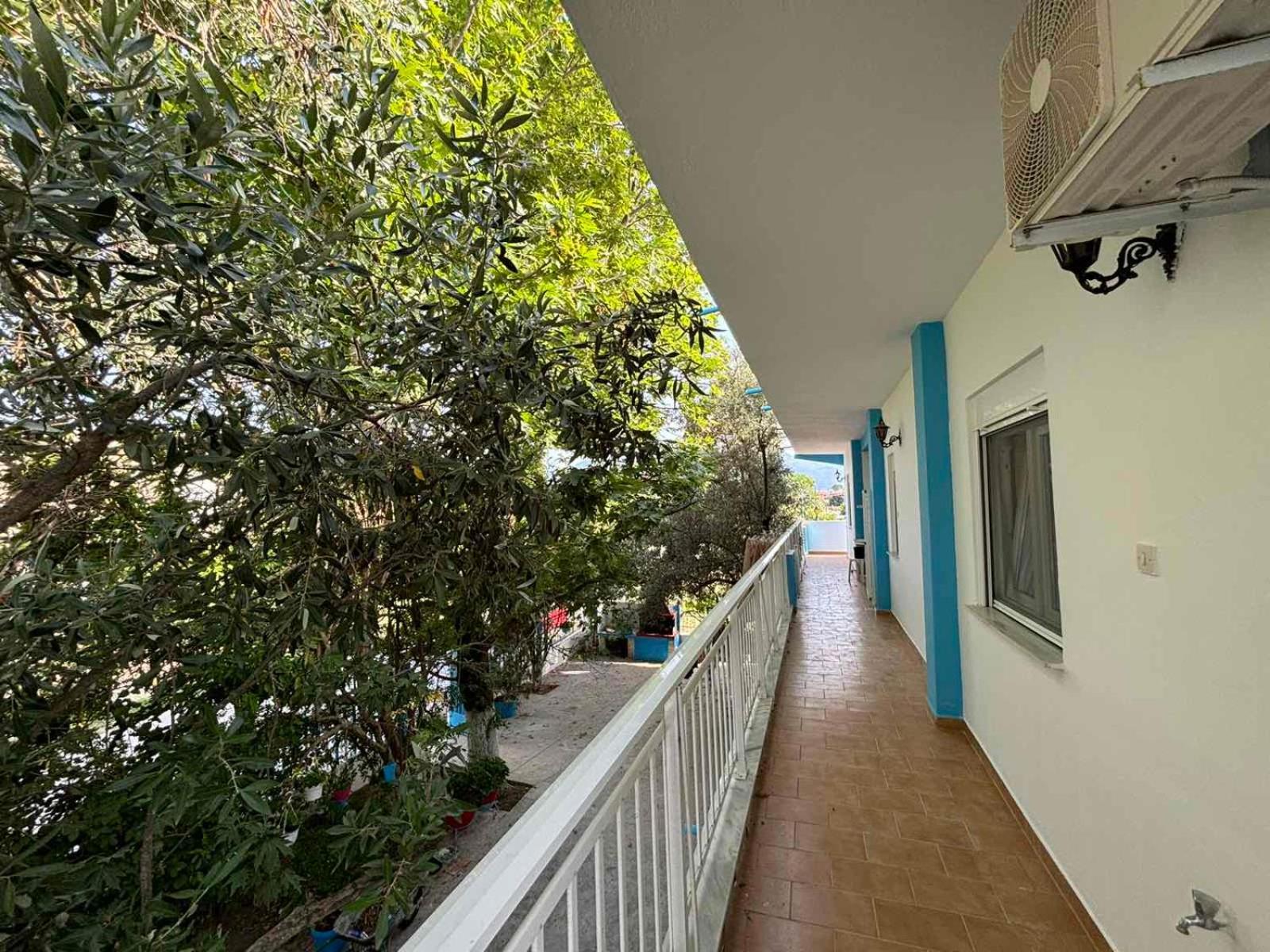 Island Apartments เนอาวรัสนา ภายนอก รูปภาพ