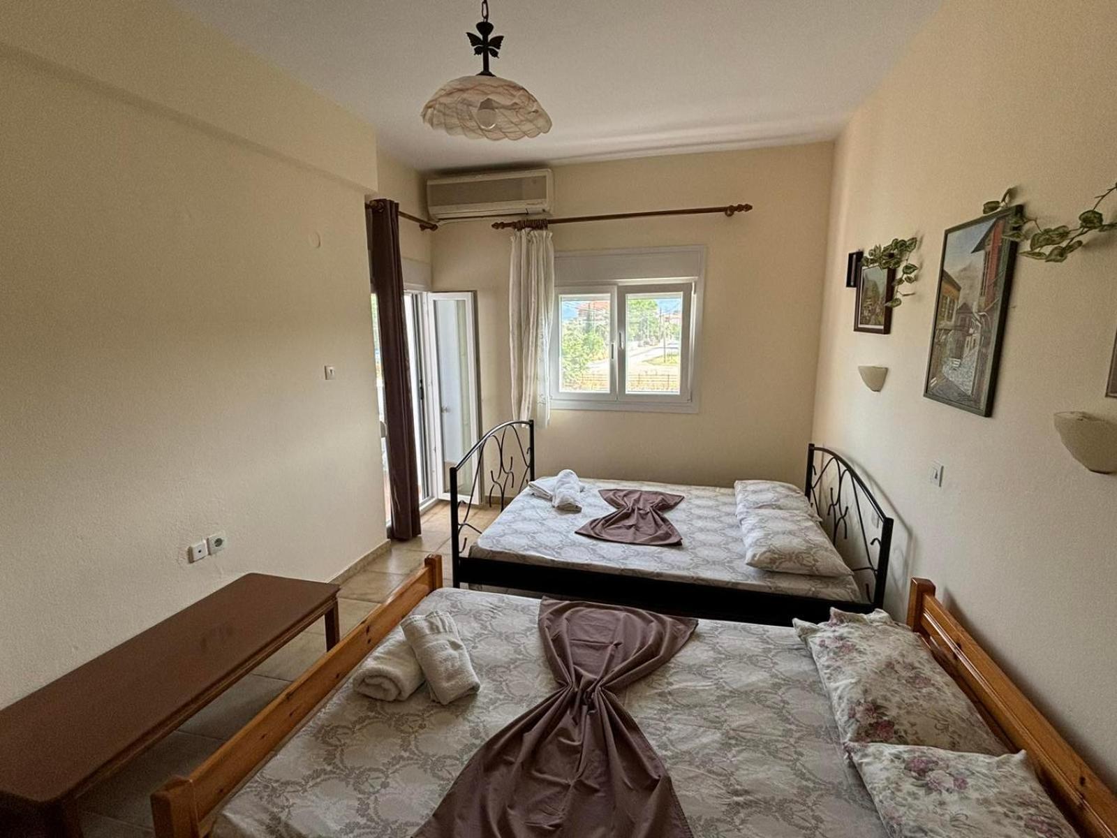 Island Apartments เนอาวรัสนา ภายนอก รูปภาพ