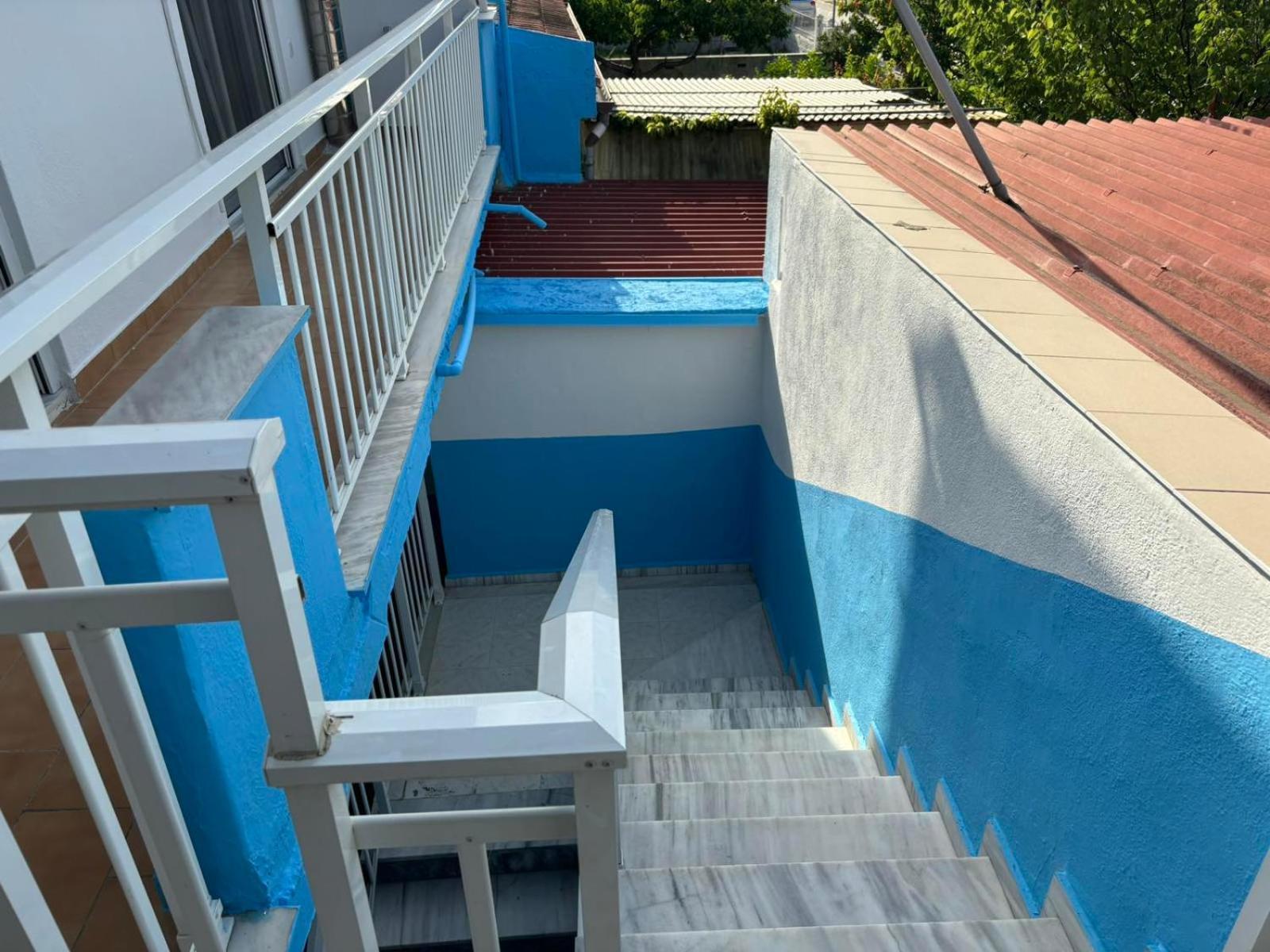 Island Apartments เนอาวรัสนา ภายนอก รูปภาพ